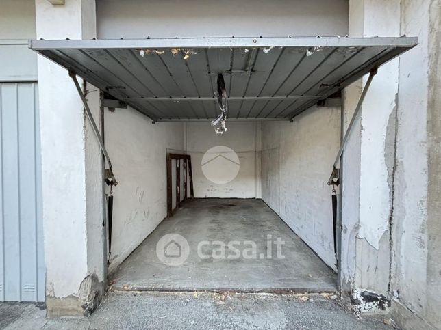 Box/posto auto in residenziale in Via Montalenghe 7