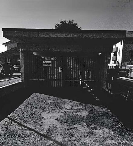 Box/posto auto in residenziale in Via Giardino 34