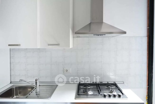 Appartamento in residenziale in Via Achille Mauri