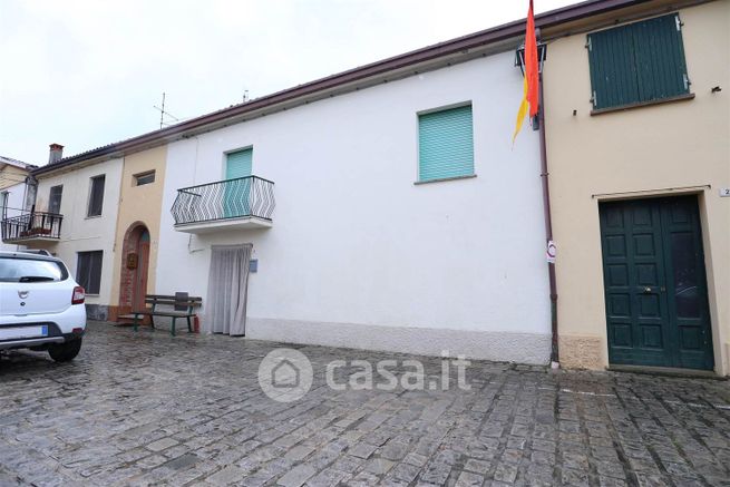 Casa indipendente in residenziale in 