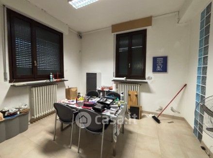 Ufficio in commerciale in Via Fidelina