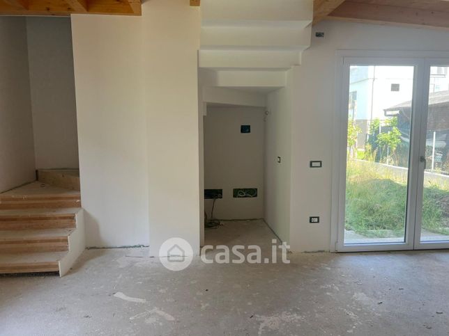 Villa in residenziale in Via Edmondo de Amicis