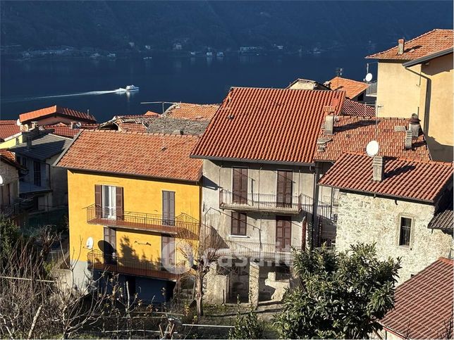 Casa indipendente in residenziale in Via della Castagna 20