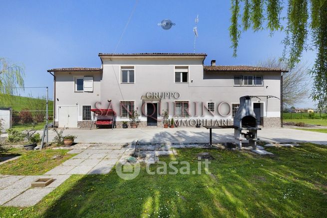 Casa indipendente in residenziale in Via Chiesa 46