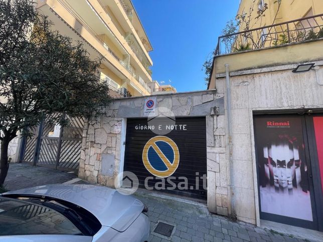 Box/posto auto in residenziale in Viale di Villa Pamphili 25