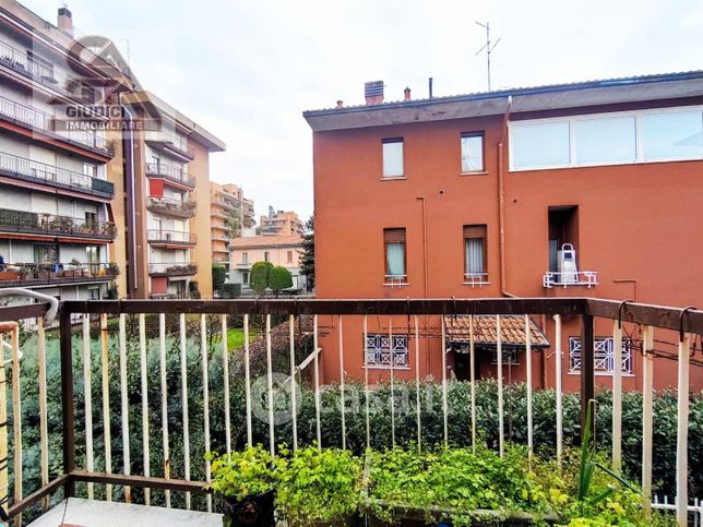 Appartamento in residenziale in Via Abbondio Carugati 25