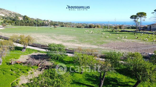 Terreno agricolo in commerciale in Piazza Umberto I