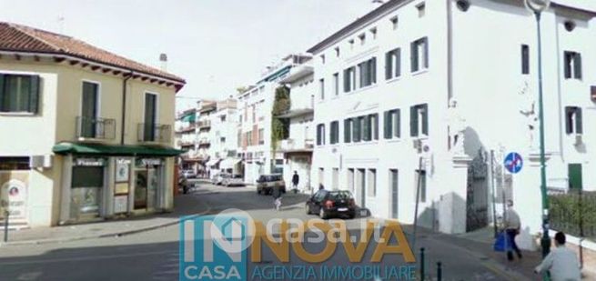 Ufficio in commerciale in Via Giuseppe Verdi