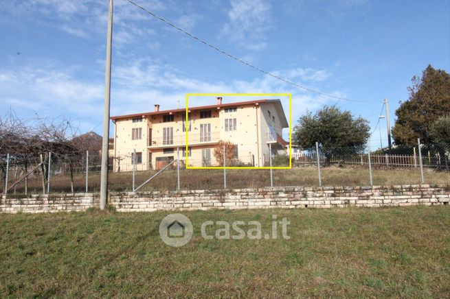 Casa bi/trifamiliare in residenziale in Contrada Nogareo