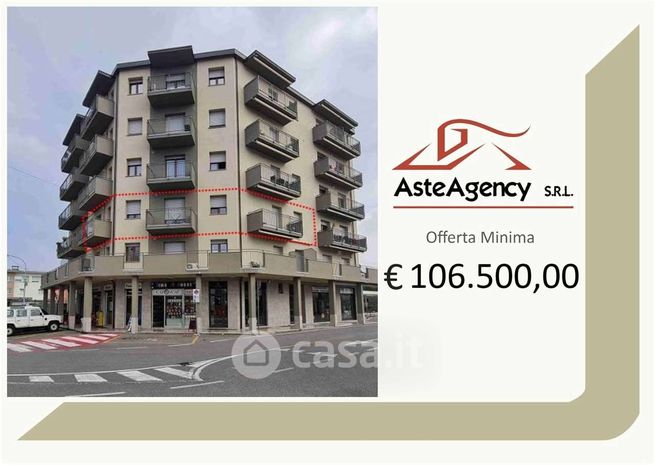 Appartamento in residenziale in Via Adamello 1