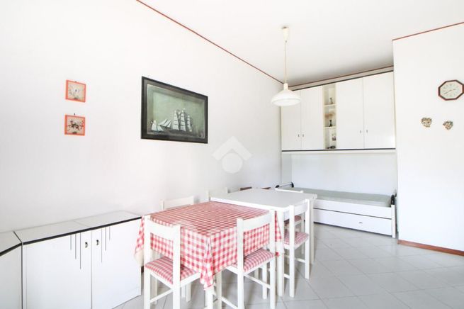 Appartamento in residenziale in Viale Alcione 135