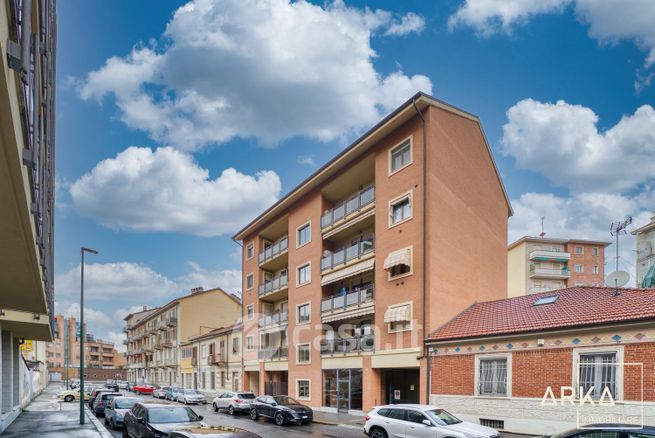 Box/posto auto in residenziale in Via Viù 11