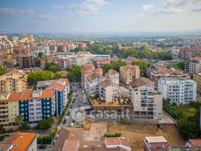 Ufficio in commerciale in 