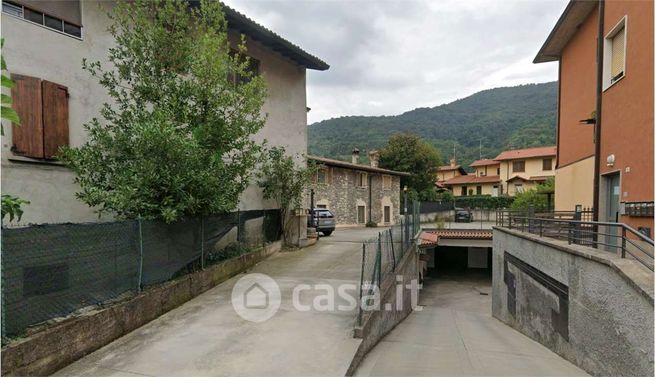 Box/posto auto in residenziale in Via Martiri della LibertÃ  6