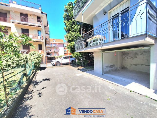 Box/posto auto in residenziale in Viale della Repubblica