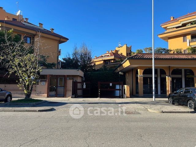 Garage/posto auto in residenziale in Via della Liberazione 27