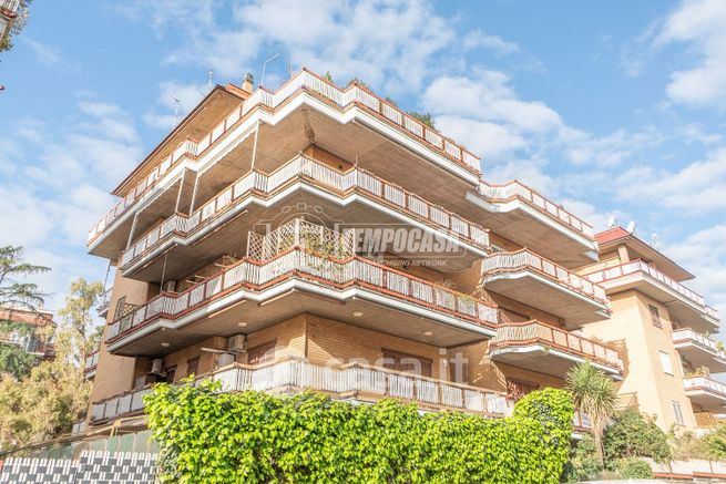 Ufficio in commerciale in Via Antonio Sogliano 87