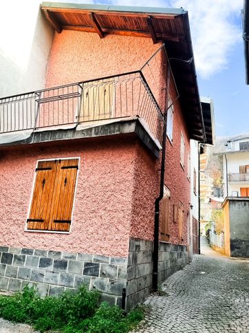 Casa indipendente in residenziale in Via Umberto I