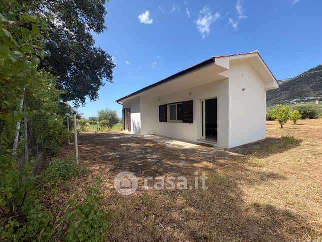 Casa indipendente in residenziale in Via Fosso Colonna 10