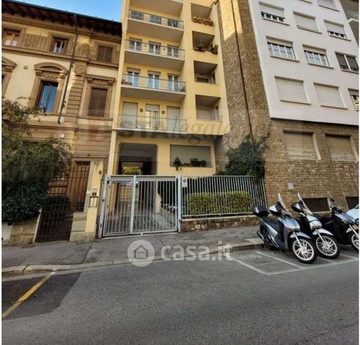 Garage/posto auto in residenziale in Via Benedetto Varchi 34 -38