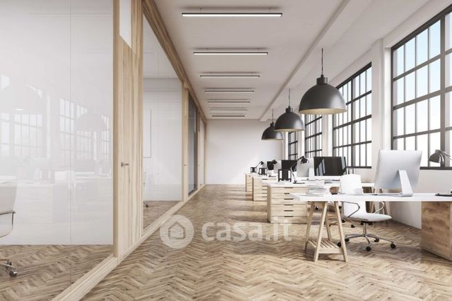 Ufficio in commerciale in Via Mascarella