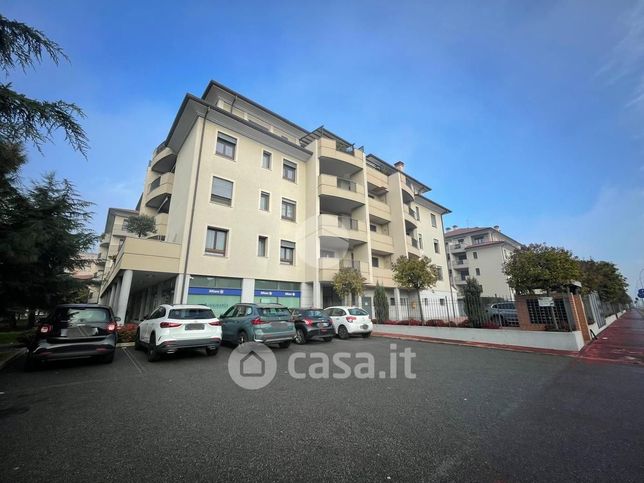 Appartamento in residenziale in Via Milano 77