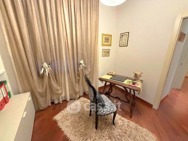 Casa bi/trifamiliare in residenziale in 