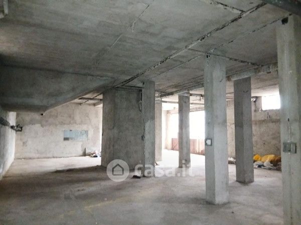 Capannone in commerciale in Via Cavour 28