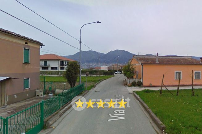 Appartamento in residenziale in Via Mezzana