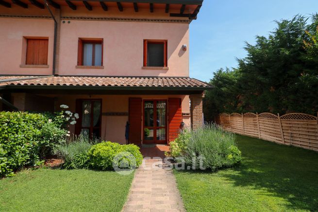 Villetta a schiera in residenziale in Via Guido Rossa