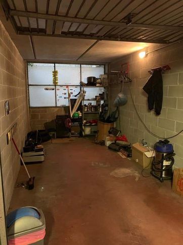 Box/posto auto in residenziale in Via Francesco Gonin 22 a