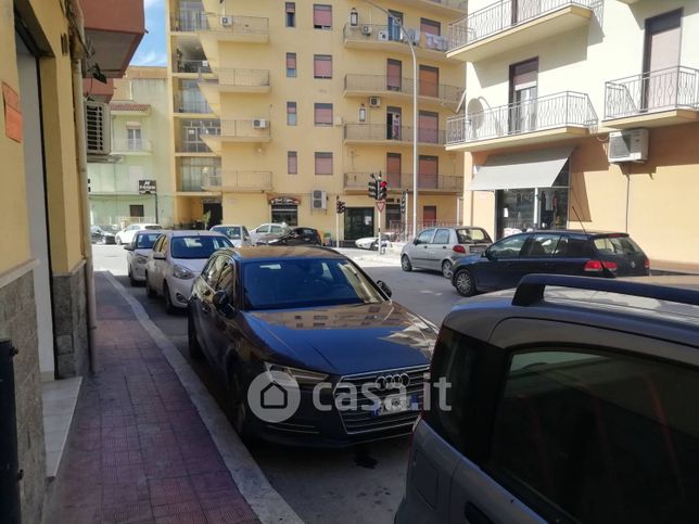 Attivitã /licenza (con o senza mura) in commerciale in Via Alcide De Gasperi