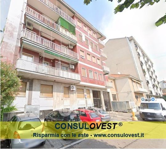 Ufficio in commerciale in Via Torino 8