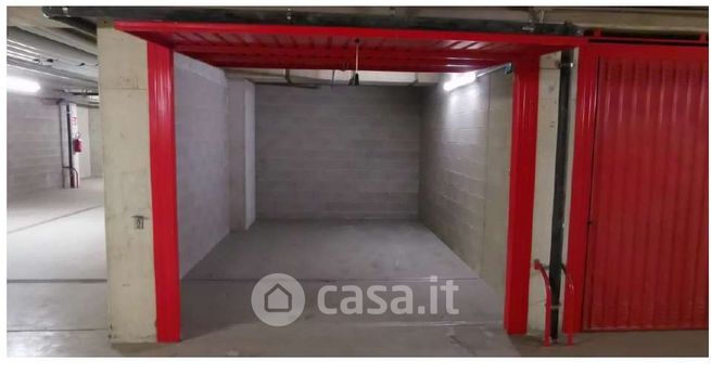 Garage/posto auto in residenziale in Via San Barnaba 30