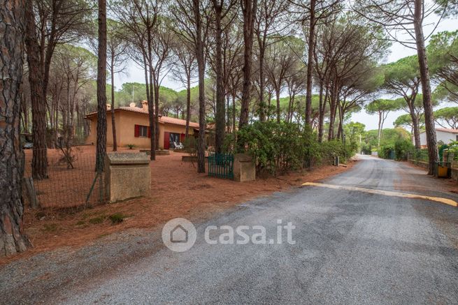 Villa in residenziale in Strada Statale 195 Sulcitana