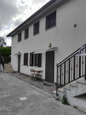 Casa indipendente in residenziale in