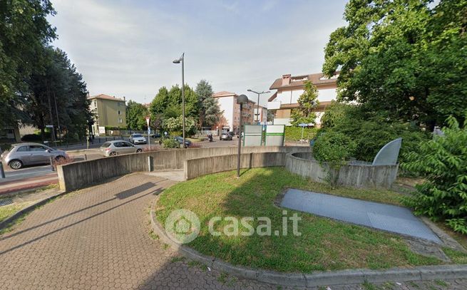 Box/posto auto in residenziale in Via Giuseppe Verdi
