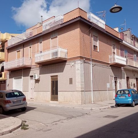 Casa indipendente in residenziale in Via Bovino 51