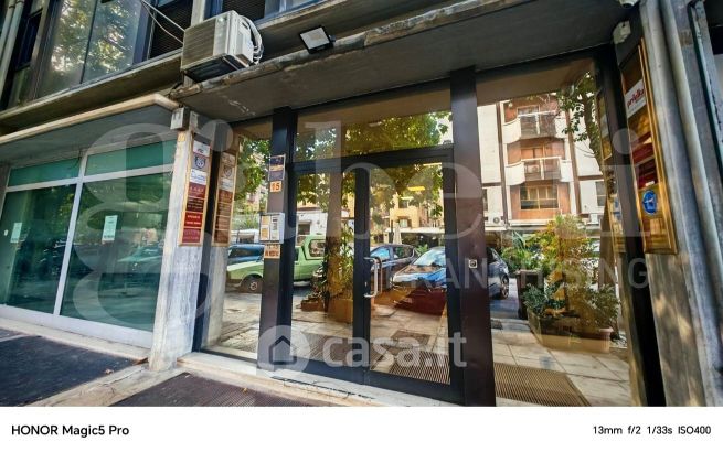 Ufficio in commerciale in Via NicolÃ² Garzilli 47