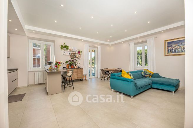 Appartamento in residenziale in Via Albano