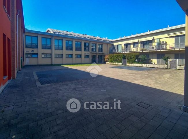Ufficio in commerciale in Via Egidio Gorra 55