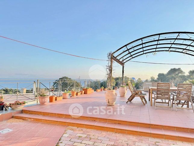 Appartamento in residenziale in Discesa Gaiola 13