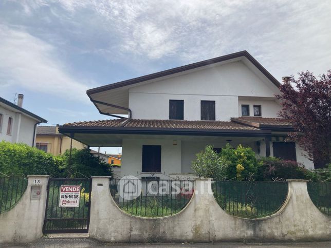 Villa in residenziale in Via Chieppara