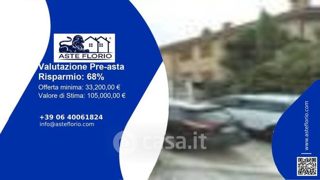 Box/posto auto in residenziale in Via L. Sciascia