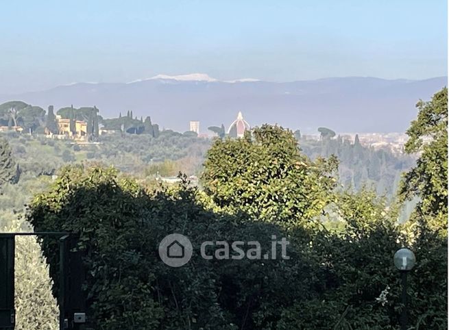 Villa in residenziale in Via Benedetto Fortini 35 a