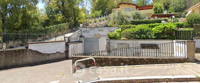 Box/posto auto in residenziale in Via Alberese