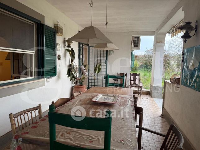 Villa in residenziale in Via Castelmadama 74