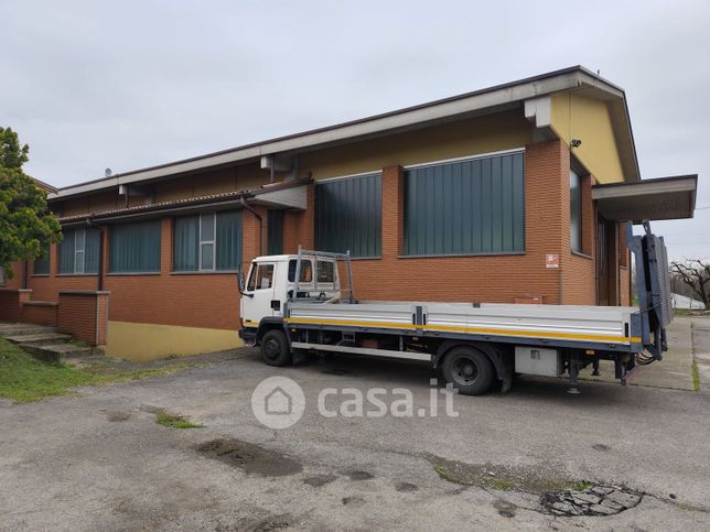 Capannone in commerciale in Via Guglielmo Marconi