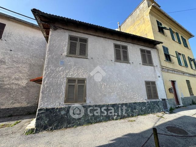 Casa bi/trifamiliare in residenziale in Via alle Scuole di Morego 52