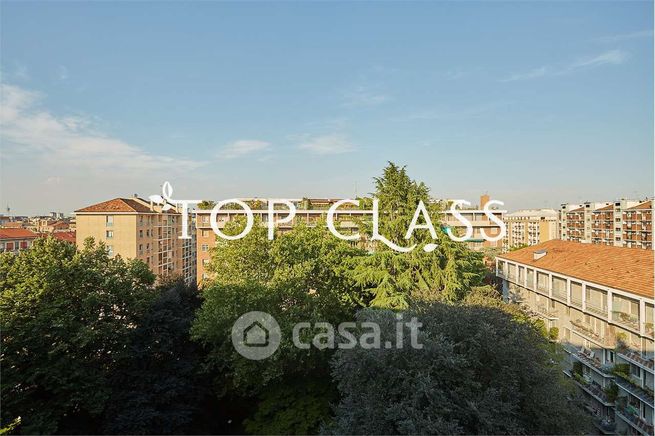 Appartamento in residenziale in Viale Coni Zugna